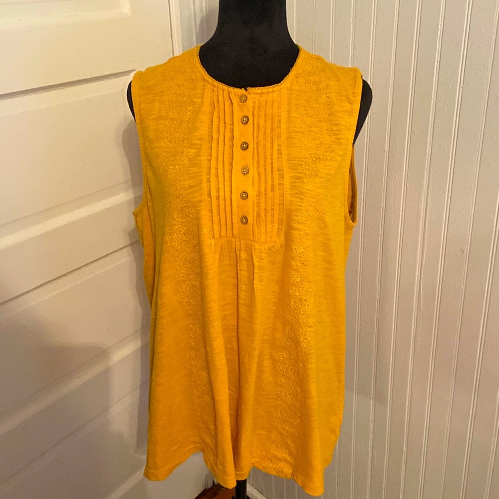 Max Studio gold tank top